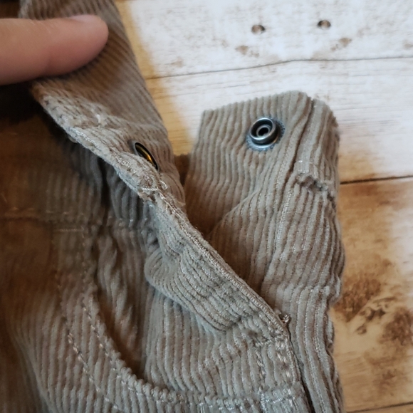 Carters Outfit - Picture 4 of 9